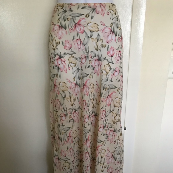 Wet seal , long skirt,size 7-8, multicolor floral - Picture 2 of 15